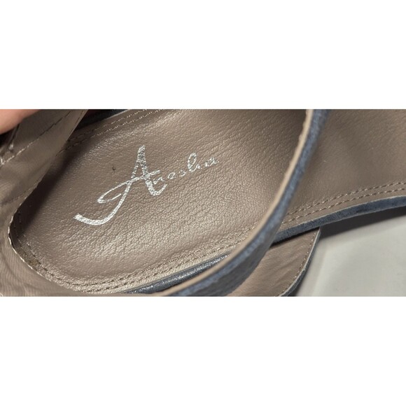 Anesha Naples Blue Suede Strappy Sandal W/ Metal Details Adj Straps Low Heel S 8 - Picture 5 of 9